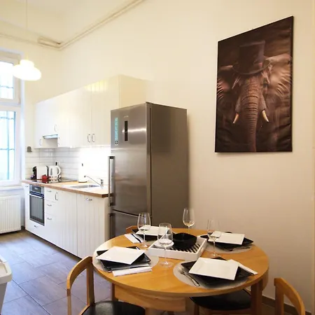 Elephant'S Oasis Budapest Exterior photo